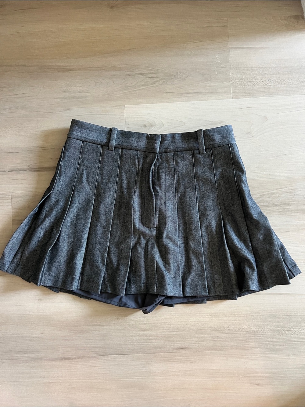 Abercrombie & Fitch Gray Pleated Mini Skort